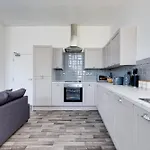 No 2 At Empire 39 Apartman *